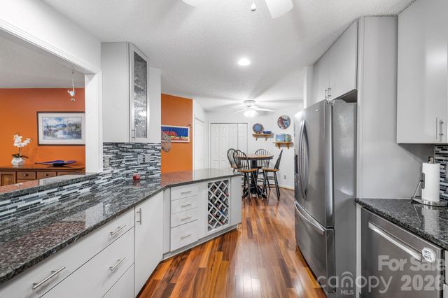 31 Hillcreek Drive, Asheville, NC 28804