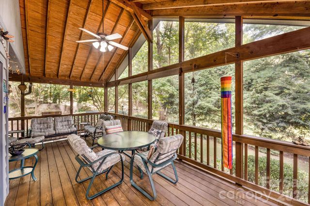 31 Hillcreek Drive, Asheville, NC 28804