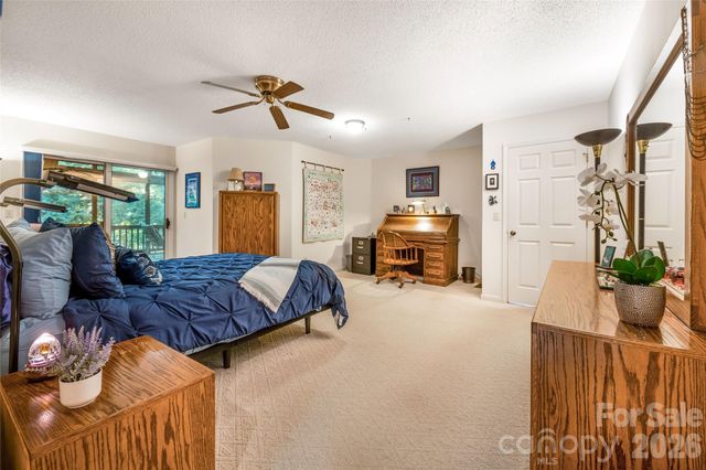31 Hillcreek Drive, Asheville, NC 28804