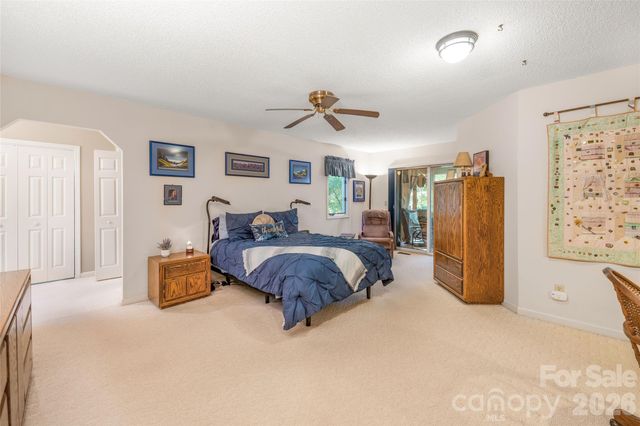 31 Hillcreek Drive, Asheville, NC 28804