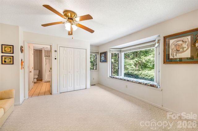 31 Hillcreek Drive, Asheville, NC 28804