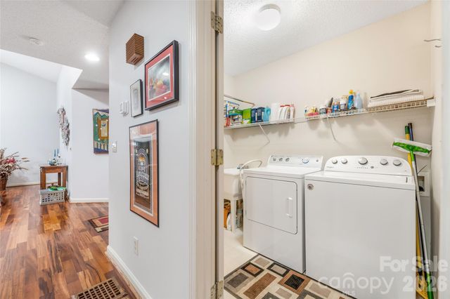 31 Hillcreek Drive, Asheville, NC 28804