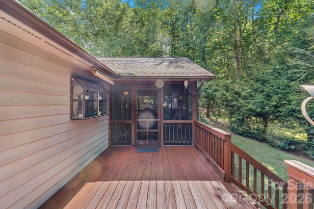 31 Hillcreek Drive, Asheville, NC 28804