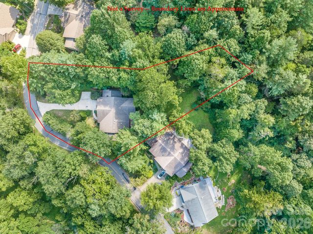 31 Hillcreek Drive, Asheville, NC 28804