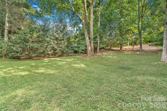 31 Hillcreek Drive, Asheville, NC 28804