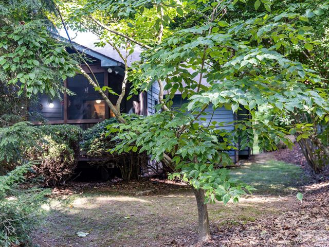 31 Hillcreek Drive, Asheville, NC 28804