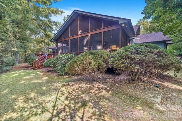 31 Hillcreek Drive, Asheville, NC 28804