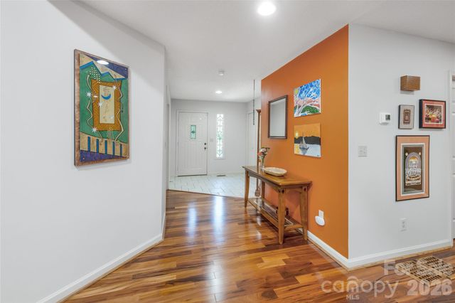 31 Hillcreek Drive, Asheville, NC 28804