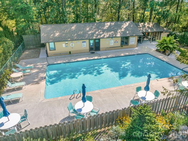 31 Hillcreek Drive, Asheville, NC 28804