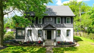 14605 S Woodland Road, Shaker Heights, OH 44120