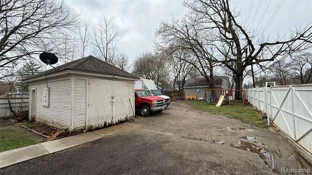 101 N Johnson Street, Pontiac, MI 48341
