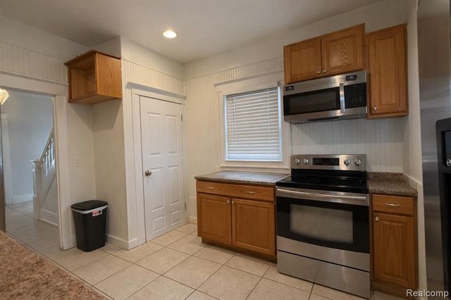 101 N Johnson Street, Pontiac, MI 48341