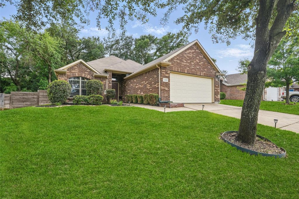 452 Northbrook Avenue, Oak Point, TX 75068