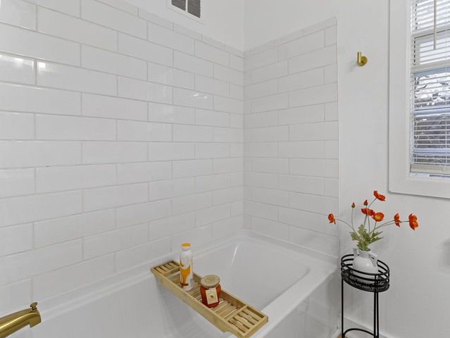 3893 N 40th STREET, Milwaukee, WI 53216