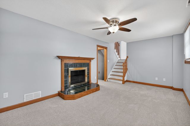 318 Fleetwood Drive, Des Moines, IA 50315