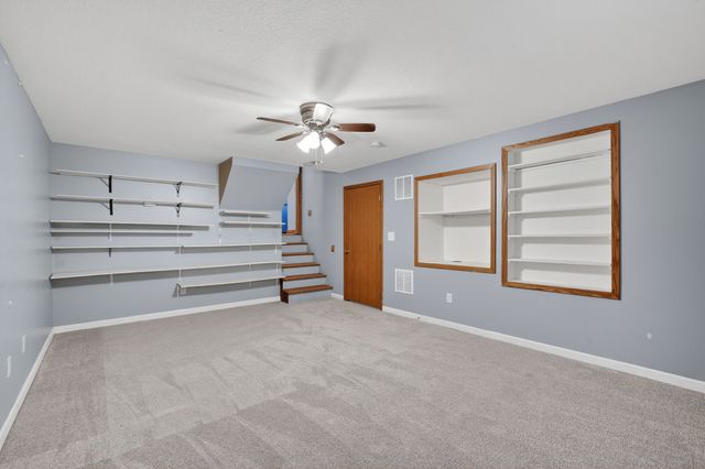 318 Fleetwood Drive, Des Moines, IA 50315