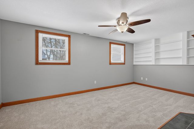 318 Fleetwood Drive, Des Moines, IA 50315