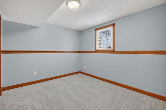 318 Fleetwood Drive, Des Moines, IA 50315