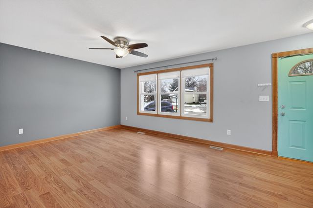 318 Fleetwood Drive, Des Moines, IA 50315