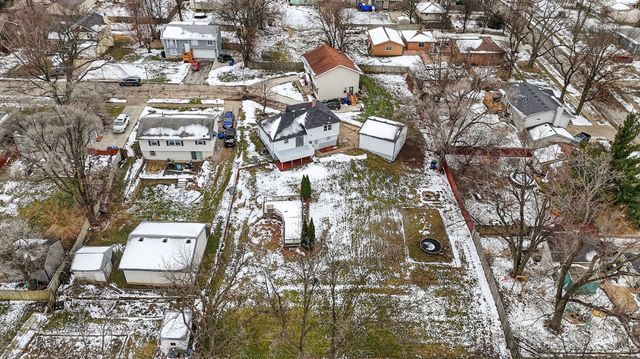 318 Fleetwood Drive, Des Moines, IA 50315