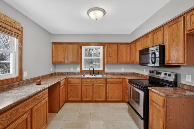 318 Fleetwood Drive, Des Moines, IA 50315