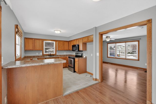 318 Fleetwood Drive, Des Moines, IA 50315