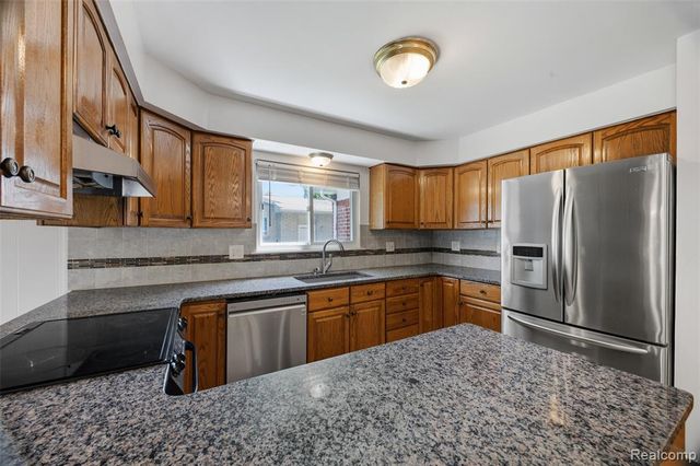 14018 Greentrees Street, Riverview, MI 48193