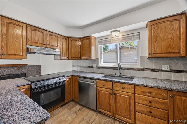 14018 Greentrees Street, Riverview, MI 48193