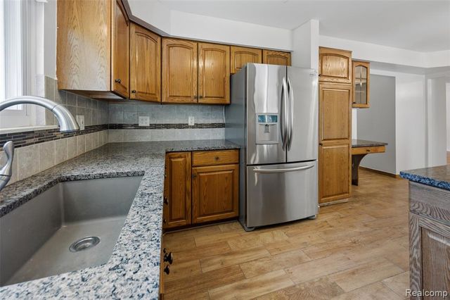 14018 Greentrees Street, Riverview, MI 48193