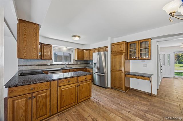14018 Greentrees Street, Riverview, MI 48193