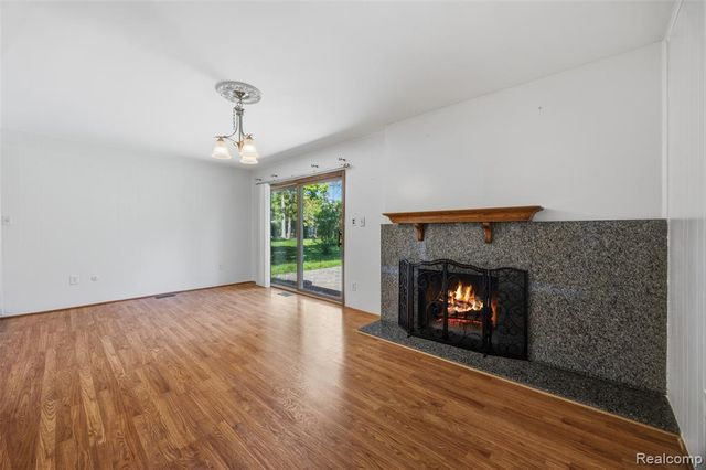 14018 Greentrees Street, Riverview, MI 48193