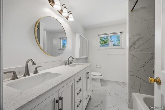 14018 Greentrees Street, Riverview, MI 48193