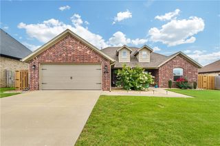950 Sunset Lane, Centerton, AR 72719