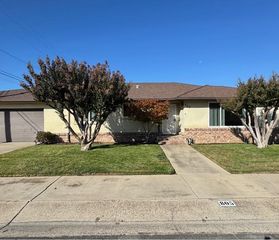 805 S Crescent Ave, Lodi, CA 95240