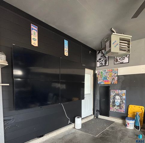 2301 S Creekview Ave Avenue, Sioux Falls, SD 57106