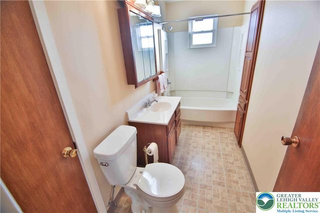 511 Faith Drive, Catasauqua Boro, PA 18032