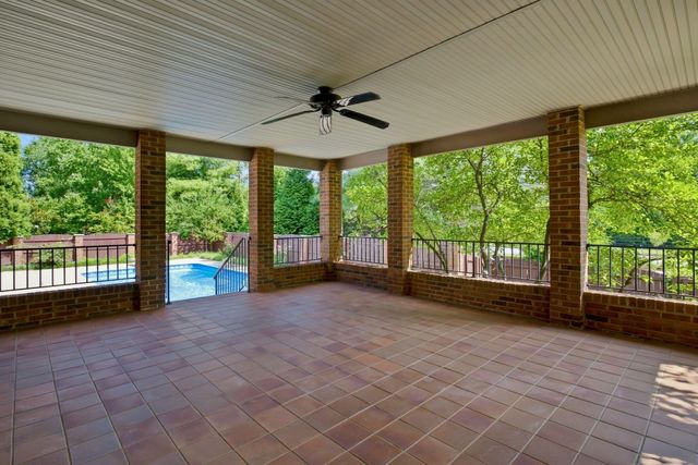 1300 Mumford Lane, Lexington, KY 40513