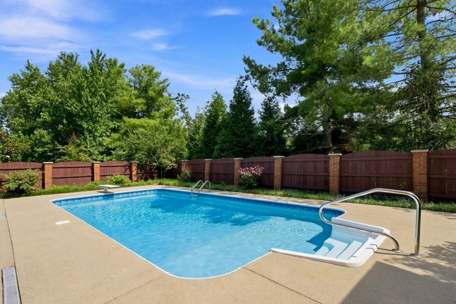 1300 Mumford Lane, Lexington, KY 40513