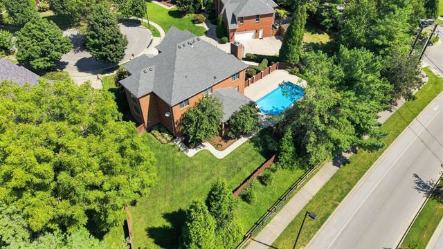 1300 Mumford Lane, Lexington, KY 40513