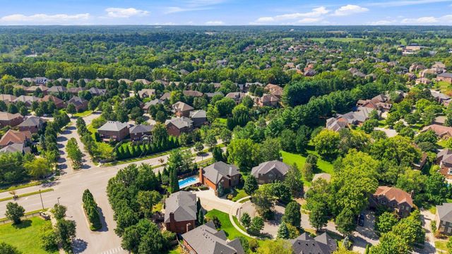 1300 Mumford Lane, Lexington, KY 40513
