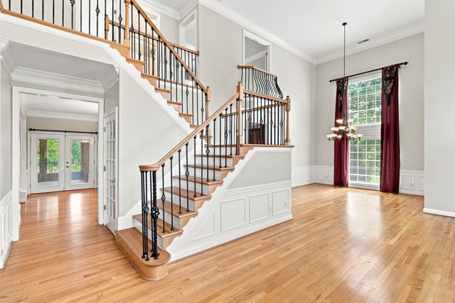1300 Mumford Lane, Lexington, KY 40513