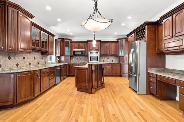 1300 Mumford Lane, Lexington, KY 40513