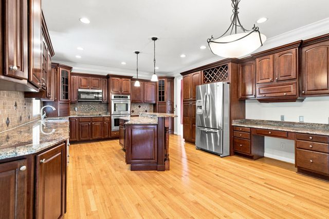 1300 Mumford Lane, Lexington, KY 40513