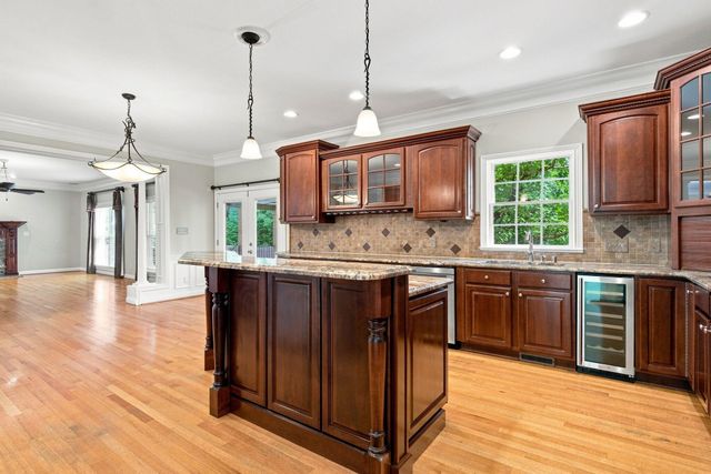 1300 Mumford Lane, Lexington, KY 40513
