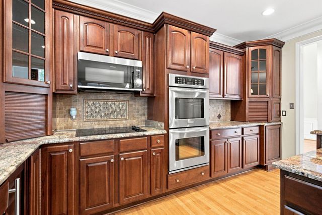 1300 Mumford Lane, Lexington, KY 40513