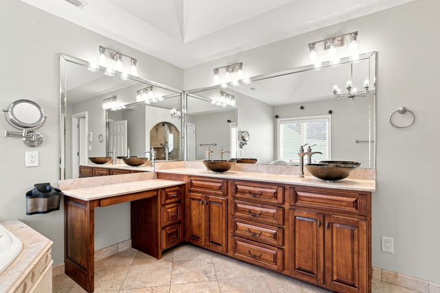 1300 Mumford Lane, Lexington, KY 40513