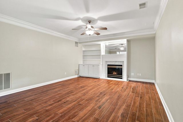 1300 Mumford Lane, Lexington, KY 40513