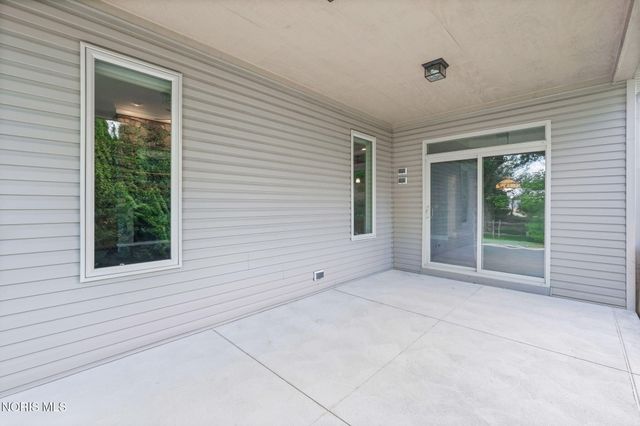 7522 Hickory Valley Drive, Maumee, OH 43537