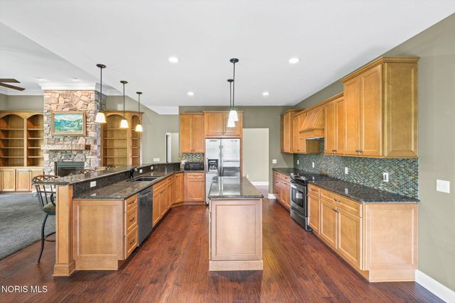 7522 Hickory Valley Drive, Maumee, OH 43537