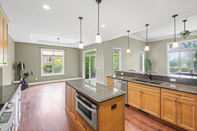 7522 Hickory Valley Drive, Maumee, OH 43537